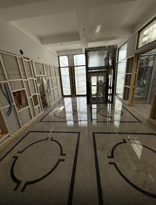 Terrazzo pod s uzorkom